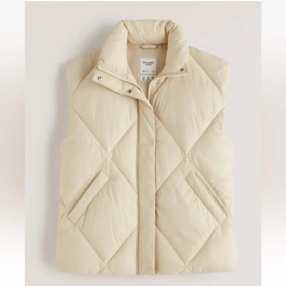 THE ABERCROMBIE & FITCH Oversized Diamond Puffer Vest Ivory S Small NWOT $99